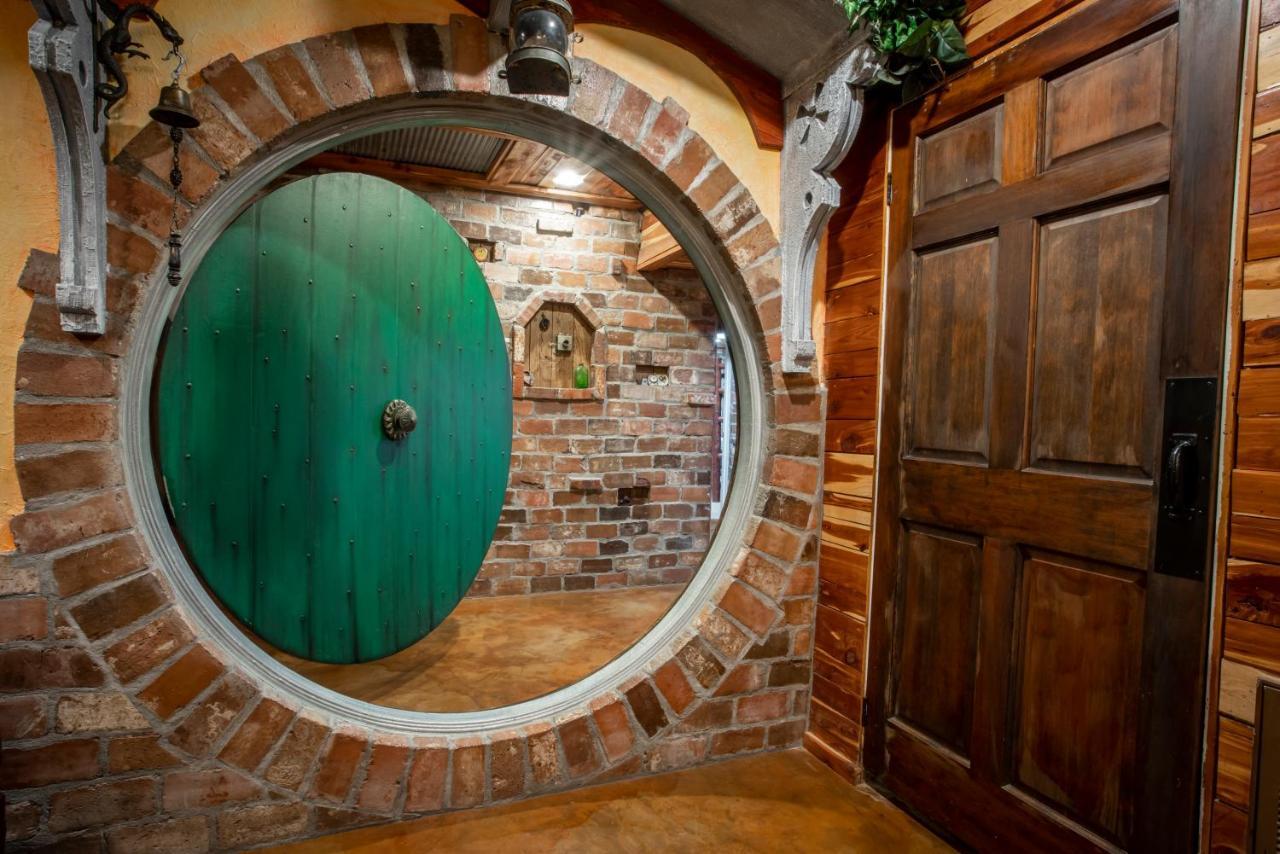 The Hobbit House, Fantasy Comes Home! Russellville Exterior foto