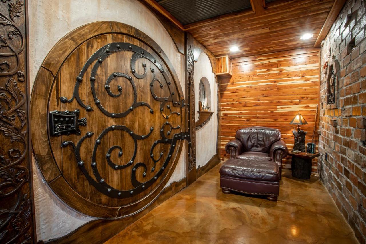 The Hobbit House, Fantasy Comes Home! Russellville Exterior foto