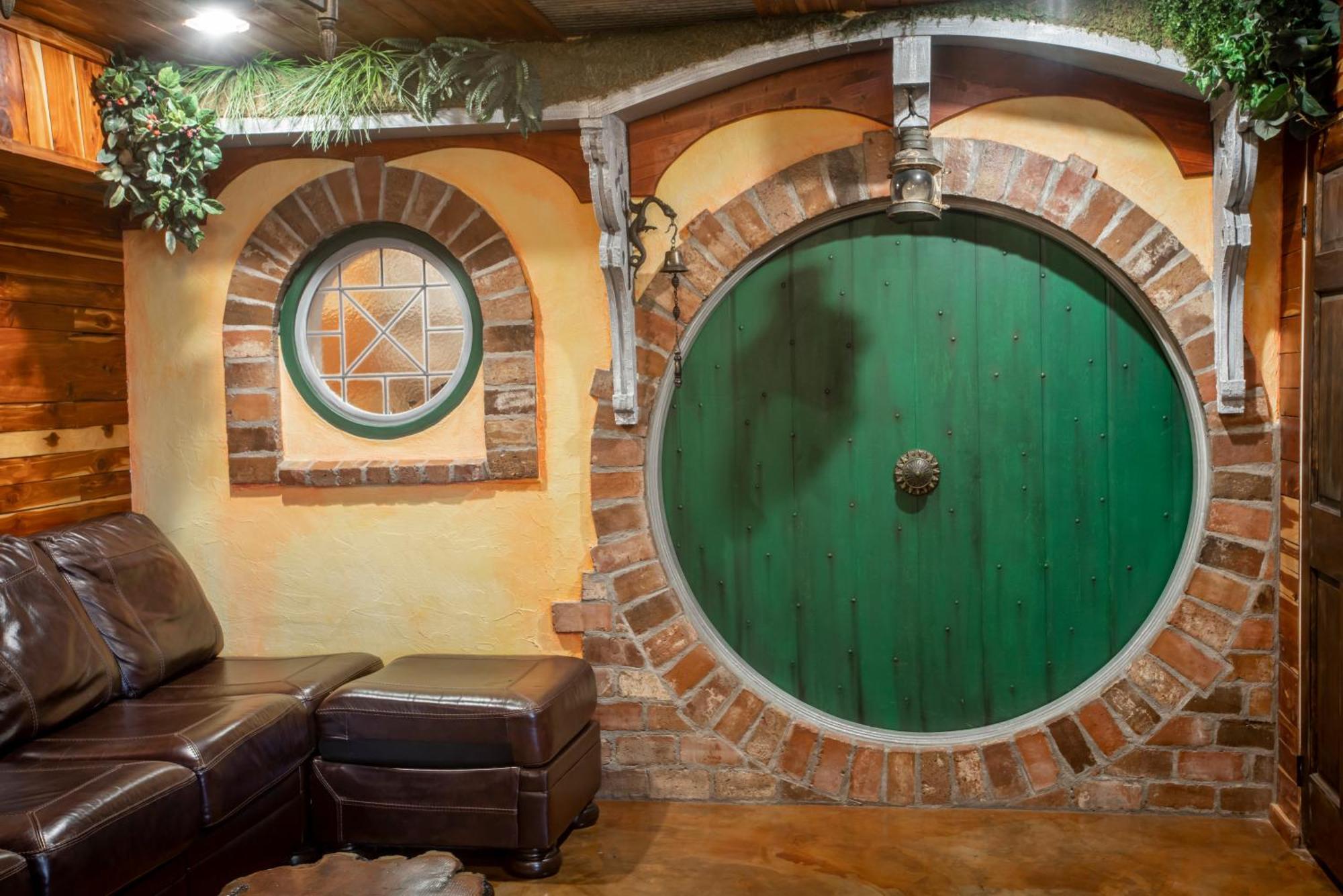 The Hobbit House, Fantasy Comes Home! Russellville Exterior foto