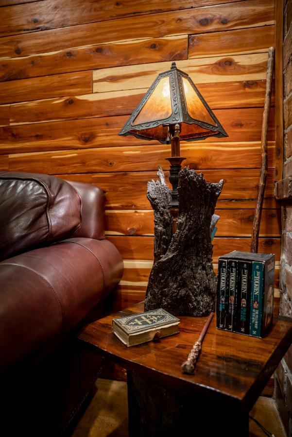 The Hobbit House, Fantasy Comes Home! Russellville Exterior foto