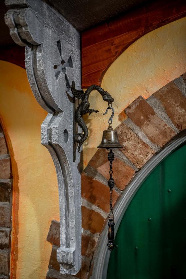 The Hobbit House, Fantasy Comes Home! Russellville Exterior foto