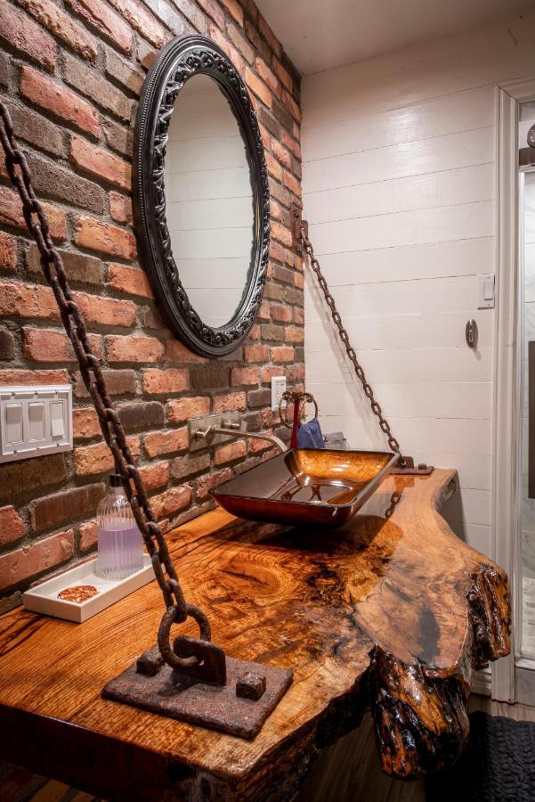 The Hobbit House, Fantasy Comes Home! Russellville Exterior foto